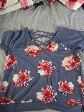 NWOT Maurices Blue Short Sleeve Top with Red Floral Print and Crisscross V-Neck